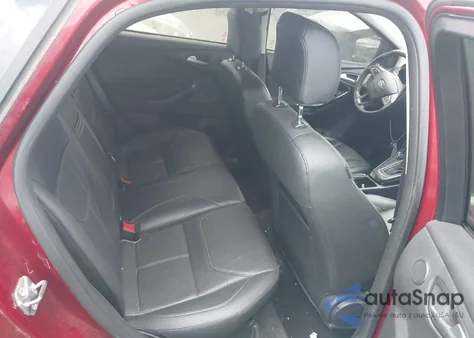 2015 Ford Focus Titanium из США, поврежденный, VIN 1FADP3N24FL217315